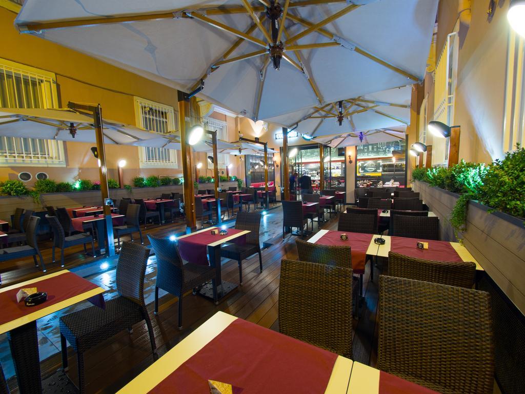Alessandro Palace & Bar Albergue Roma