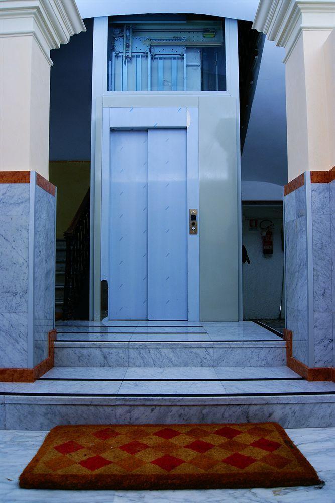Alessandro Palace & Bar Albergue Roma