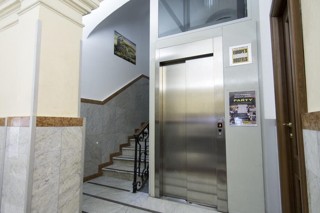 Albergue Alessandro Palace & Bar *