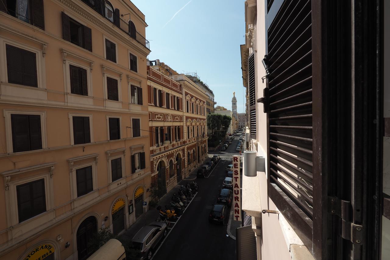 Alessandro Palace & Bar Albergue